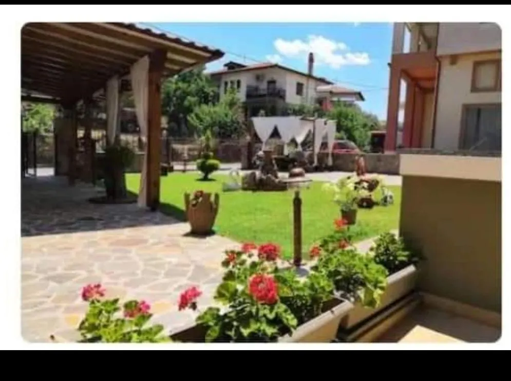 Апартаменты Eleni'S House 3 Metagkitsi